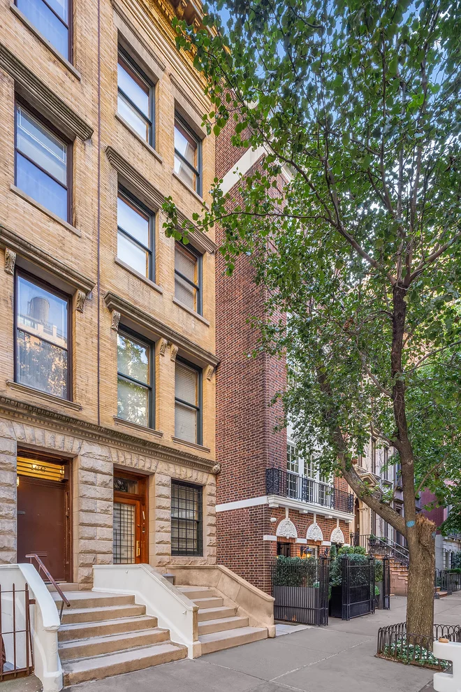 Unit for sale at 164 E 71st Street, Manhattan, NY 10021