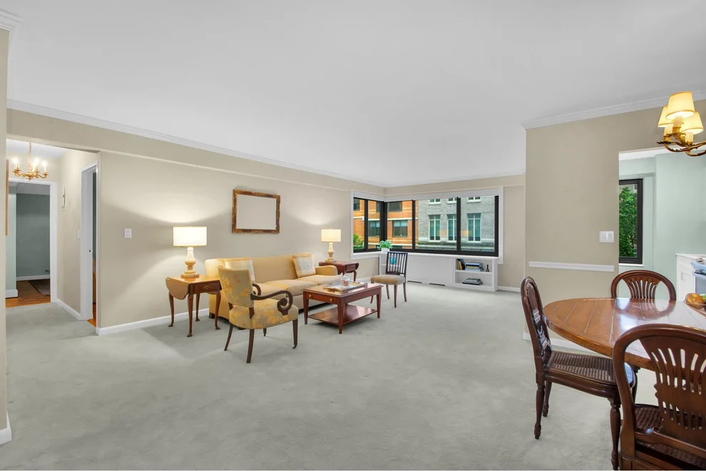 Unit for sale at 10 E END Avenue, Manhattan, NY 10075