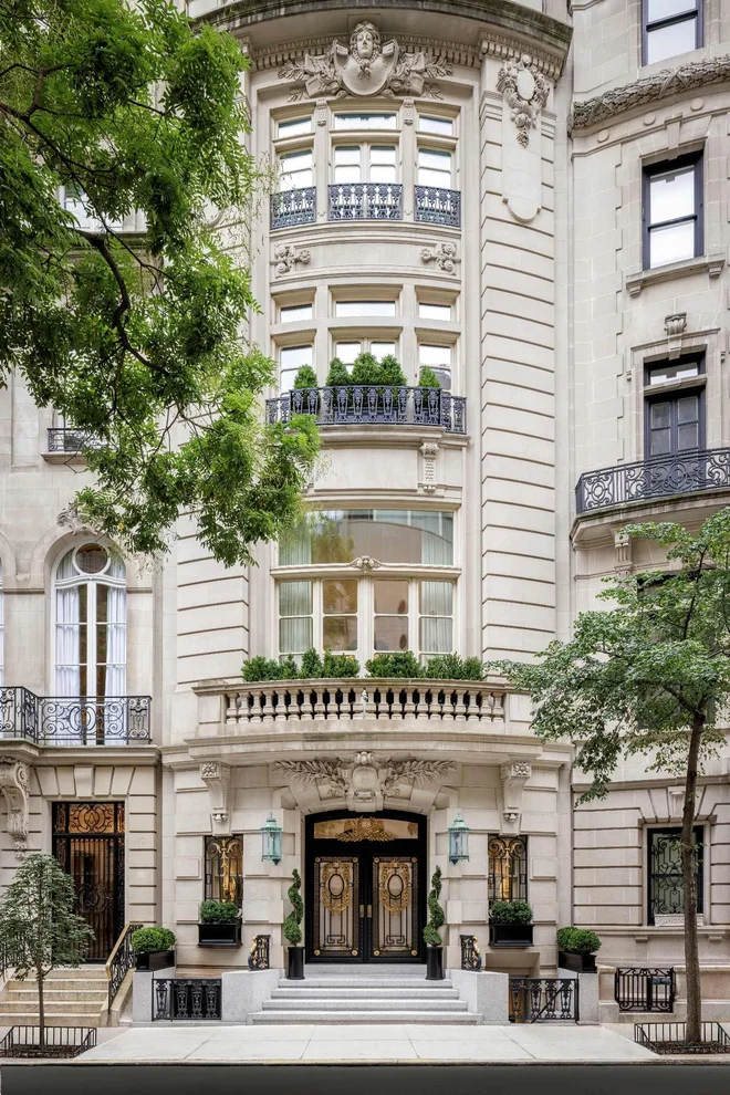 Unit for sale at 8 E 62nd Street, Manhattan, NY 10065