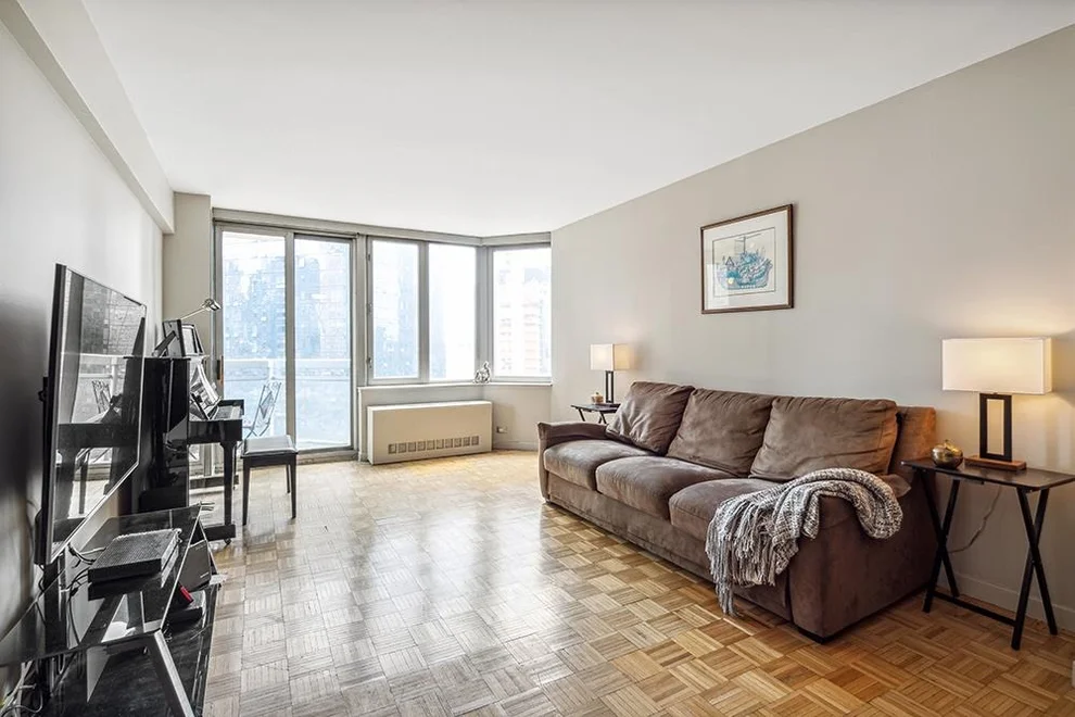 Unit for sale at 500 W 43rd Street, Manhattan, NY 10036