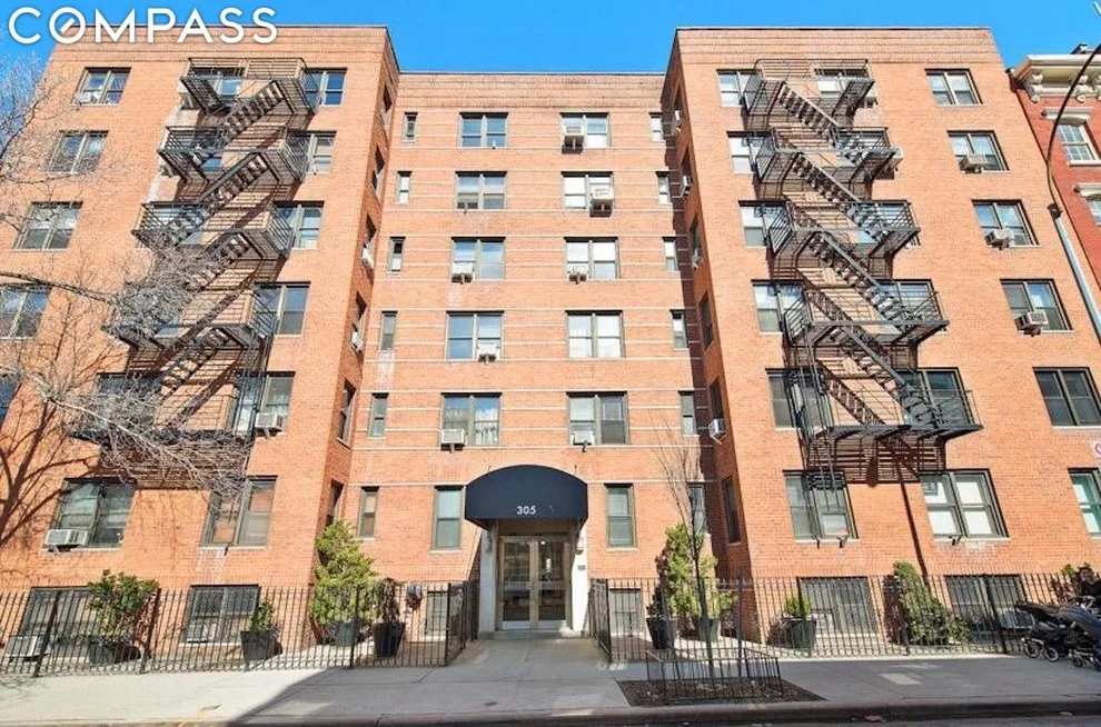 Unit for sale at 305 W 18th Street, Manhattan, NY 10011