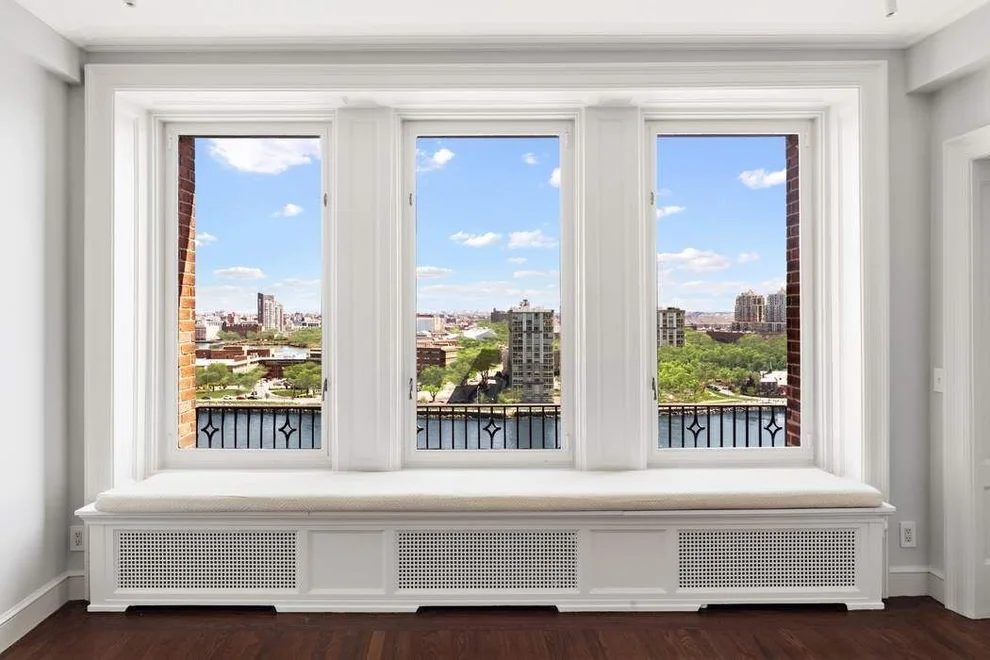 Unit for sale at 25 E End Avenue, Manhattan, NY 10075