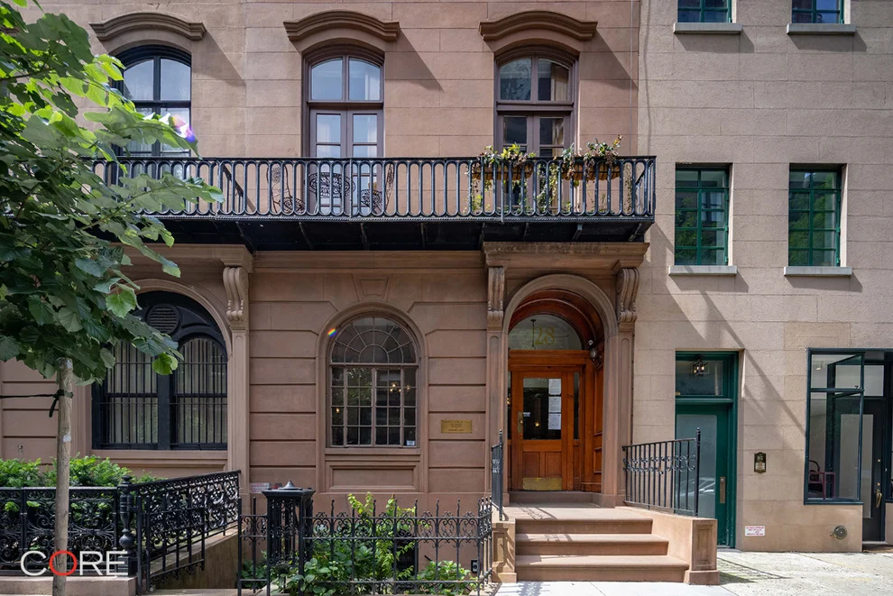Unit for sale at 28 W 12TH Street, Manhattan, NY 10011