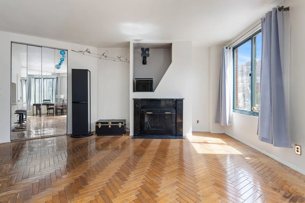 Unit for sale at 22 Perry Street, Manhattan, NY 10014