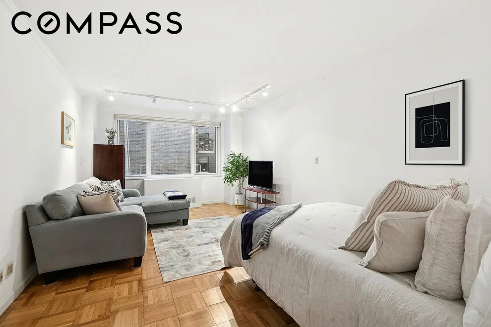 Unit for sale at 301 E 22nd Street, Manhattan, NY 10010