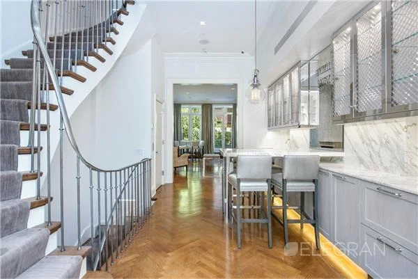 Unit for sale at 147 E 63rd Street, Manhattan, NY 10065