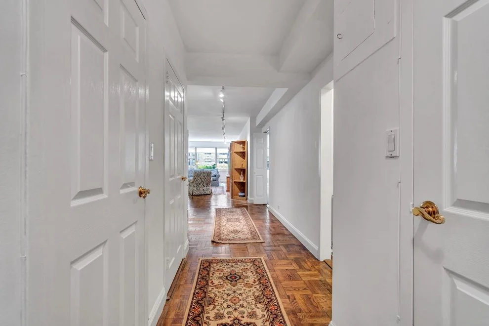 Unit for sale at 415 E 52nd Street, Manhattan, NY 10022