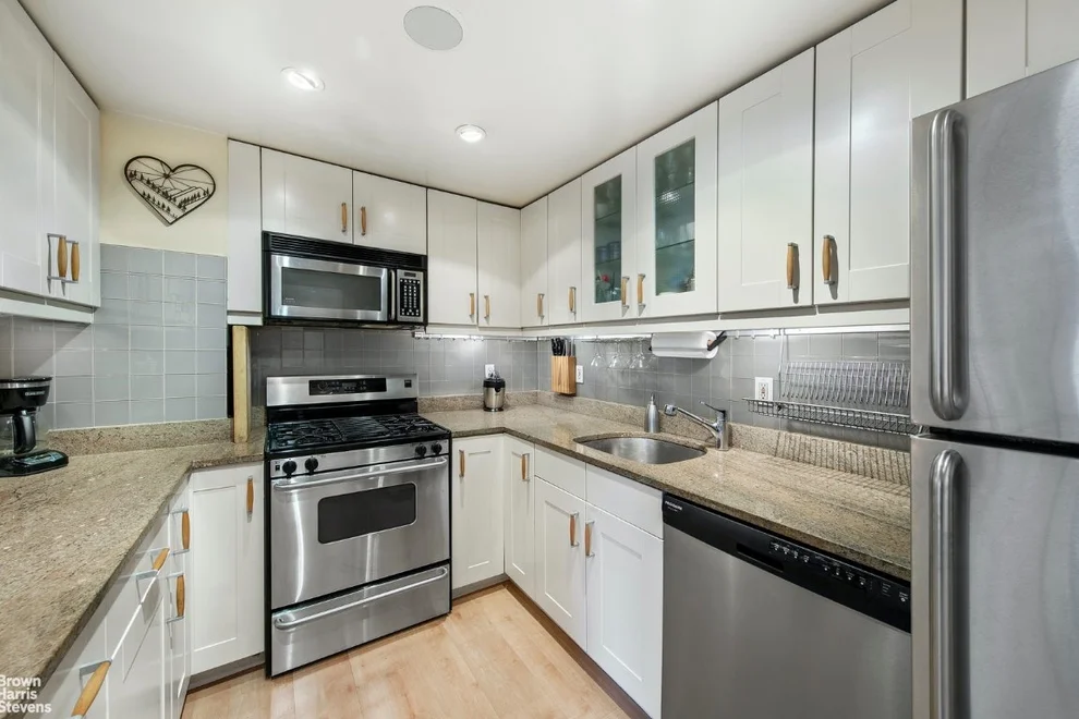 Unit for sale at 211 E 53RD Street, Manhattan, NY 10022