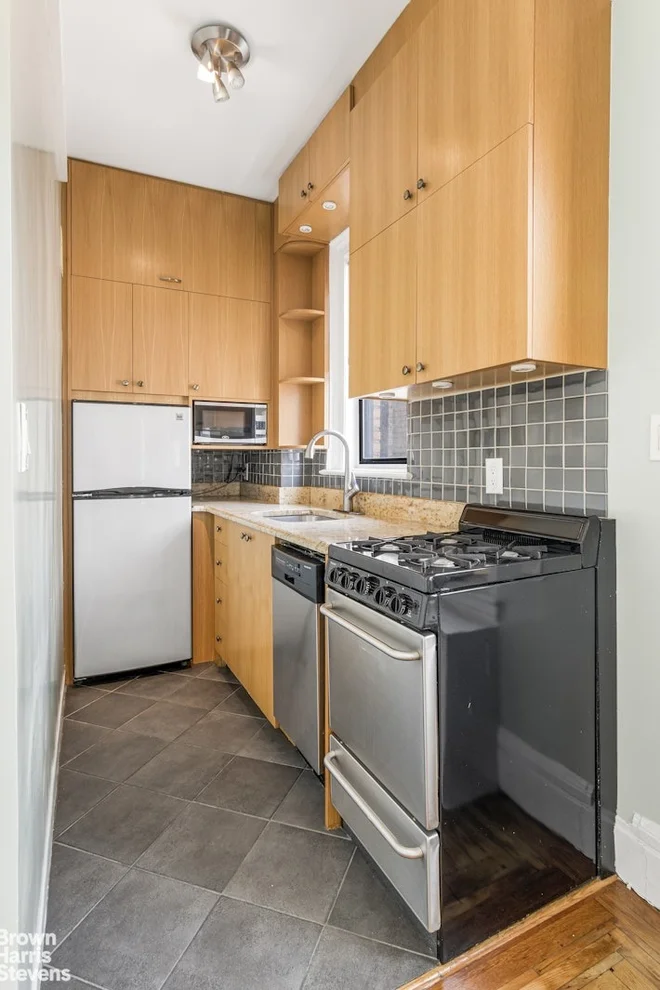 Unit for sale at 269 W 72ND Street, Manhattan, NY 10023