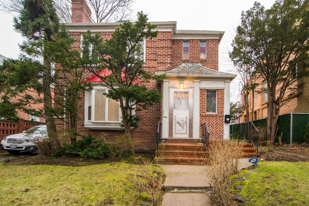 Unit for sale at 63-34 Cromwell Crescent, Queens, NY 11374