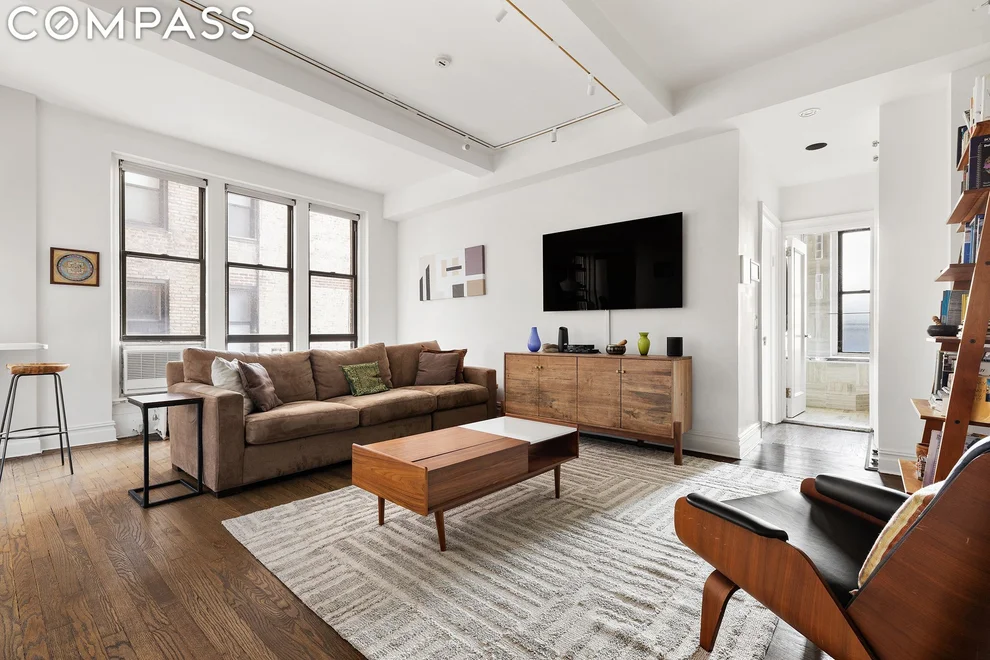 Unit for sale at 135 W 79th Street, Manhattan, NY 10024