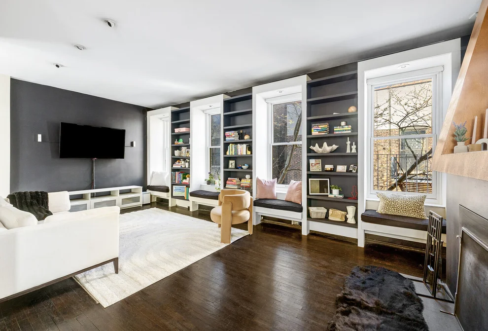 Unit for sale at 325 W 52ND Street, Manhattan, NY 10019