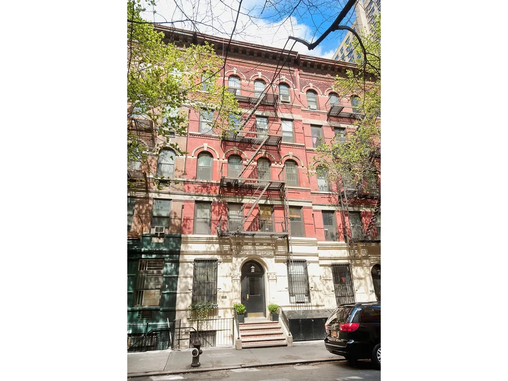 Unit for sale at 331 E 92ND Street, Manhattan, NY 10128