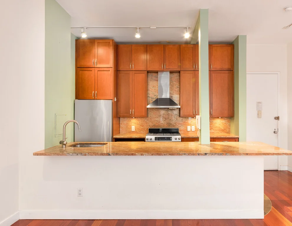 Unit for sale at 250 S END Avenue, Manhattan, NY 10280