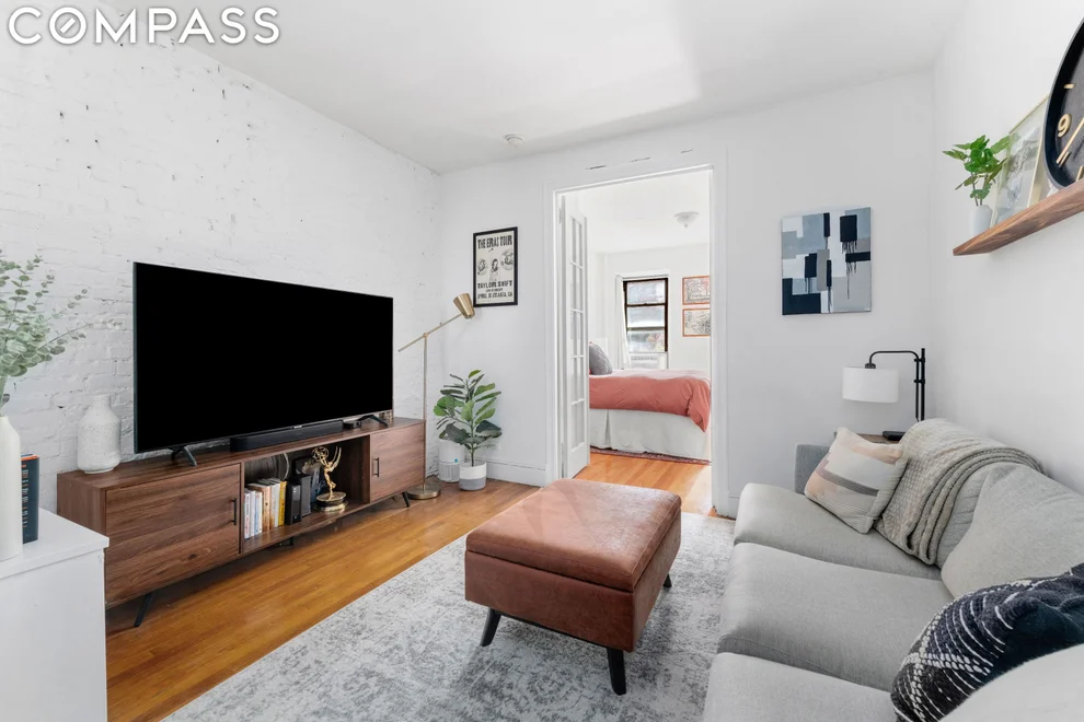 Unit for sale at 211 E 88th Street, Manhattan, NY 10128