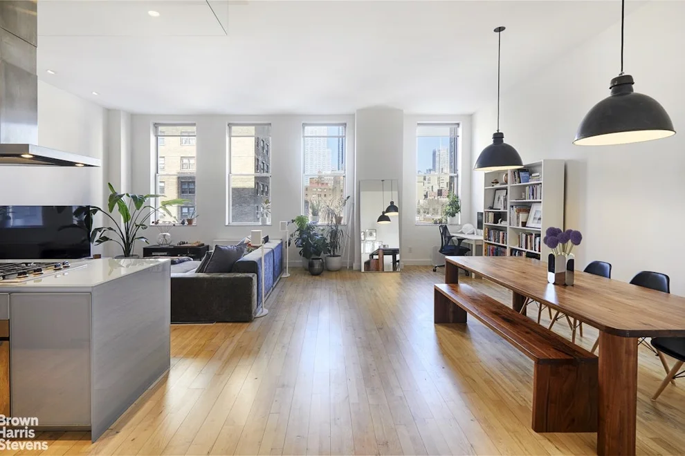 Unit for sale at 420 W 25TH Street, Manhattan, NY 10011