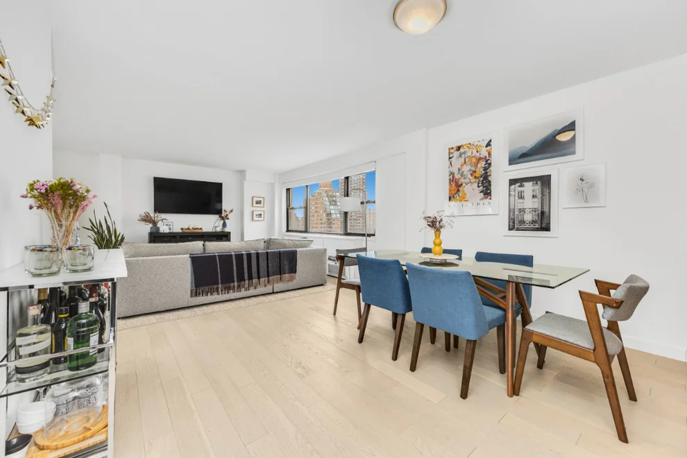 Unit for sale at 305 E 72ND Street, Manhattan, NY 10021