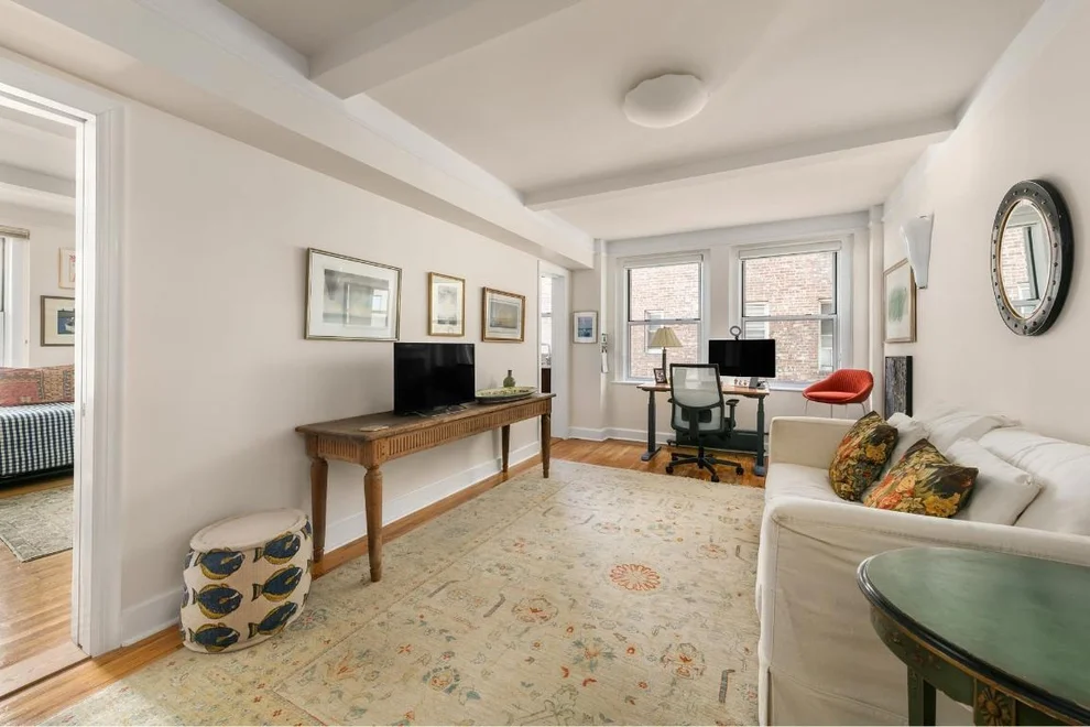 Unit for sale at 333 E 43RD Street, Manhattan, NY 10017