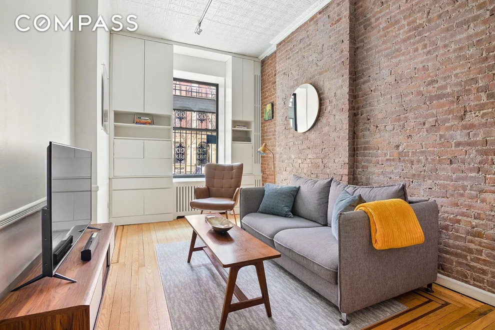 Unit for sale at 521 E 83rd Street, Manhattan, NY 10028