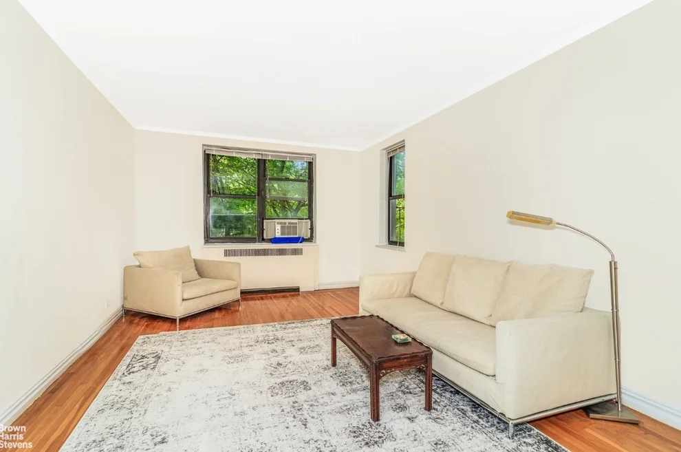 Unit for sale at 306 E MOSHOLU Parkway, Bronx, NY 10458