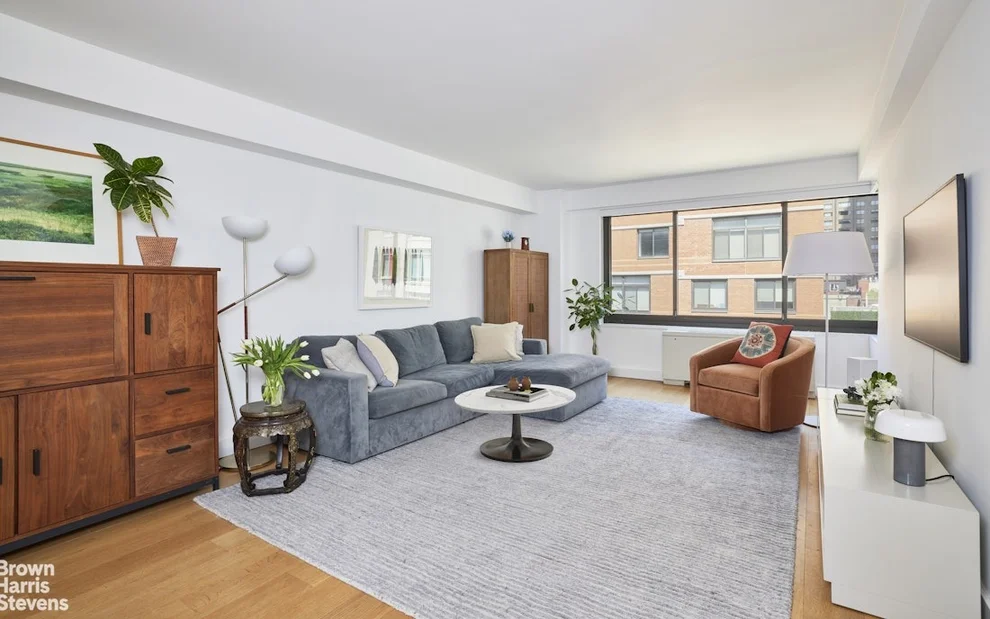 Unit for sale at 10 E END Avenue, Manhattan, NY 10075