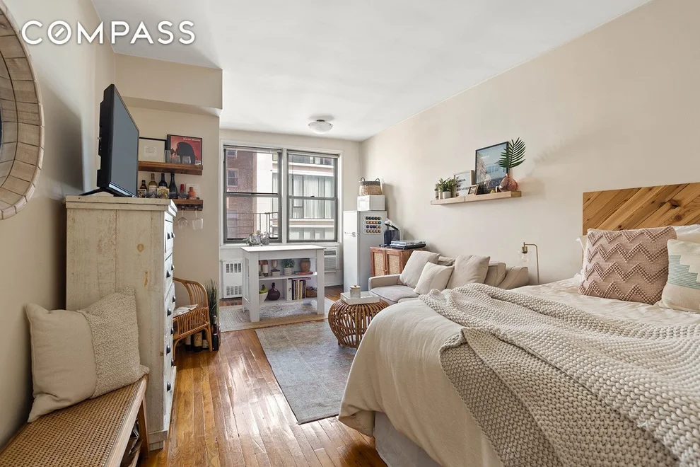 Unit for sale at 148 E 84th Street, Manhattan, NY 10028