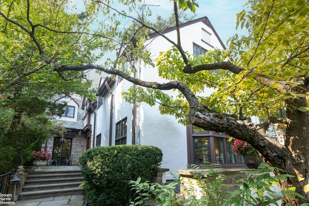 Unit for sale at 3007 NETHERLAND Avenue, Bronx, NY 10463