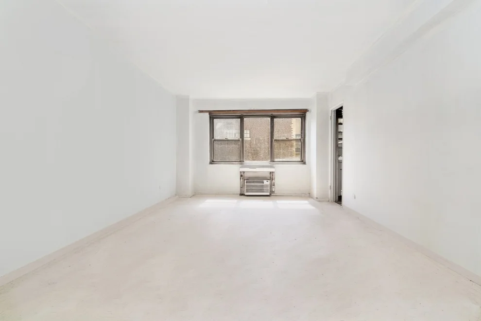Unit for sale at 69 W 9TH Street, Manhattan, NY 10011