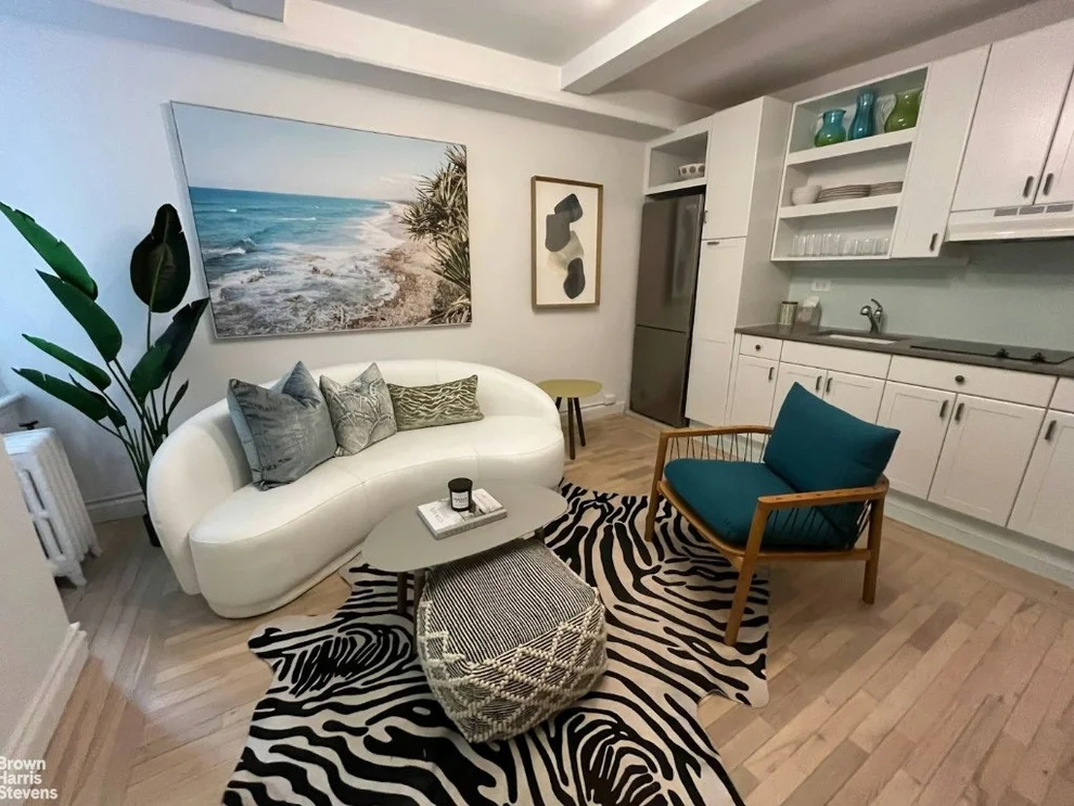 Unit for sale at 333 E 43RD Street, Manhattan, NY 10017