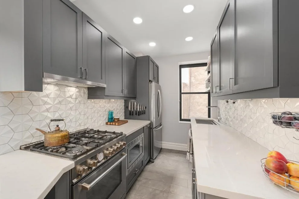 Unit for sale at 160 W 77TH Street, Manhattan, NY 10024