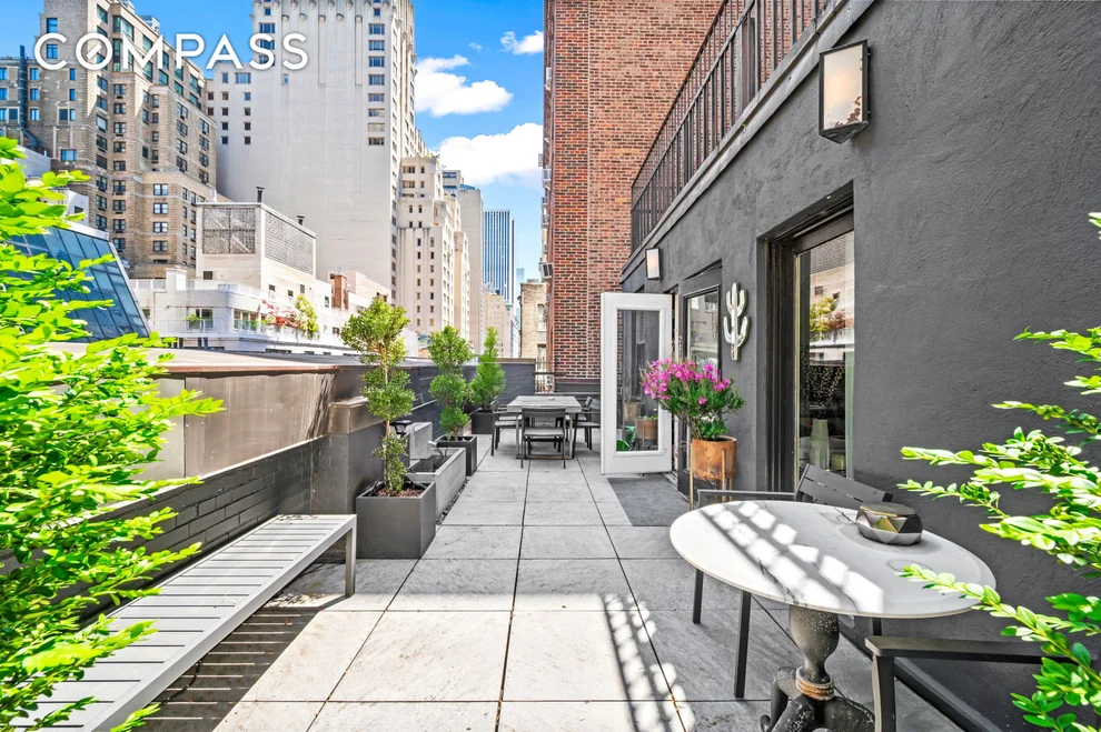 Unit for sale at 140 W 58th Street, Manhattan, NY 10019