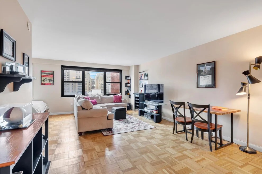 Unit for sale at 201 E 25TH Street, Manhattan, NY 10010