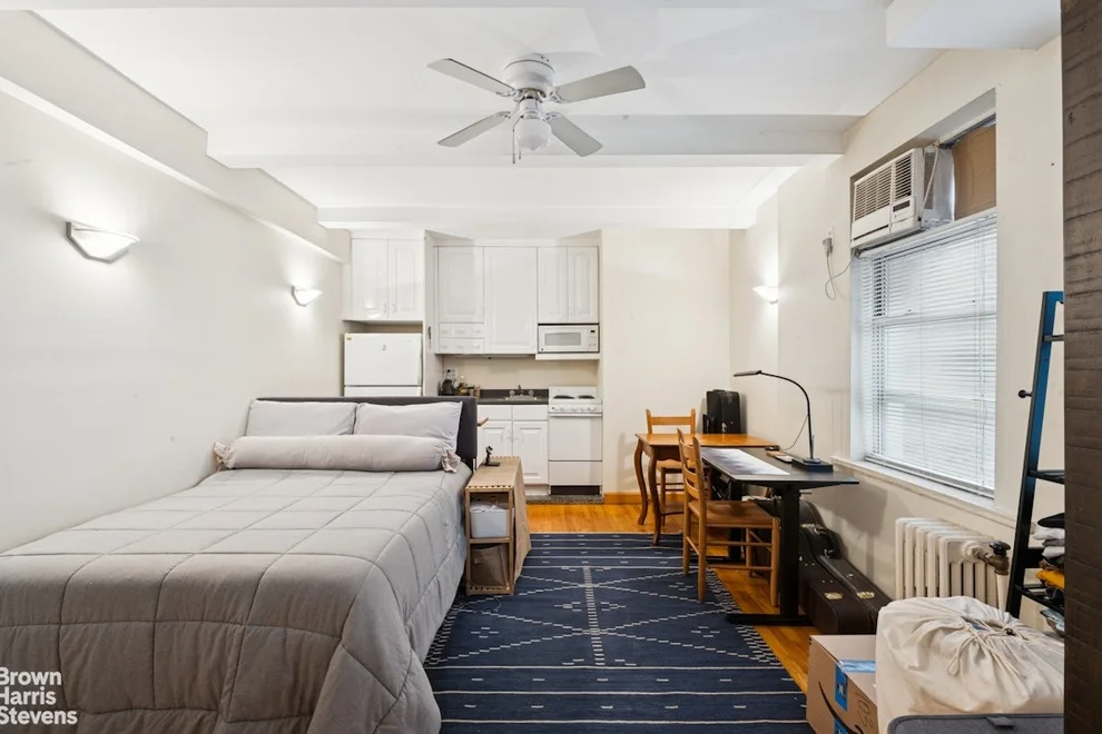 Unit for sale at 333 E 43RD Street, Manhattan, NY 10017