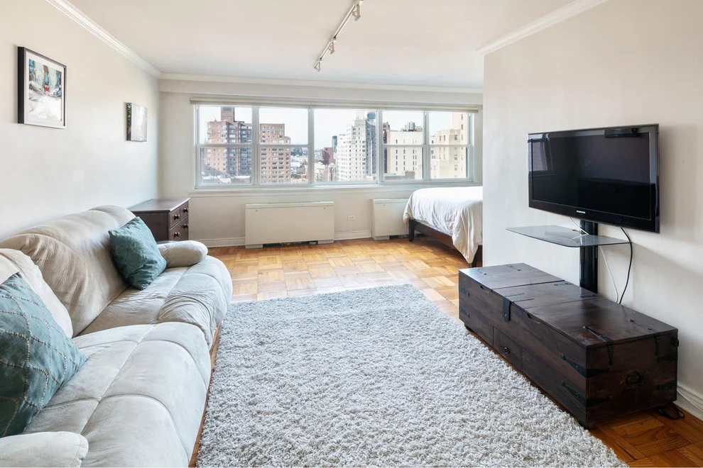 Unit for sale at 101 W 12TH Street, Manhattan, NY 10011