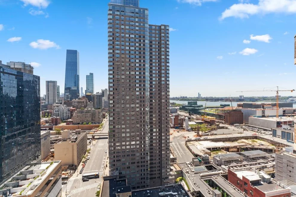 Unit for sale at 500 W 43rd Street, Manhattan, NY 10036