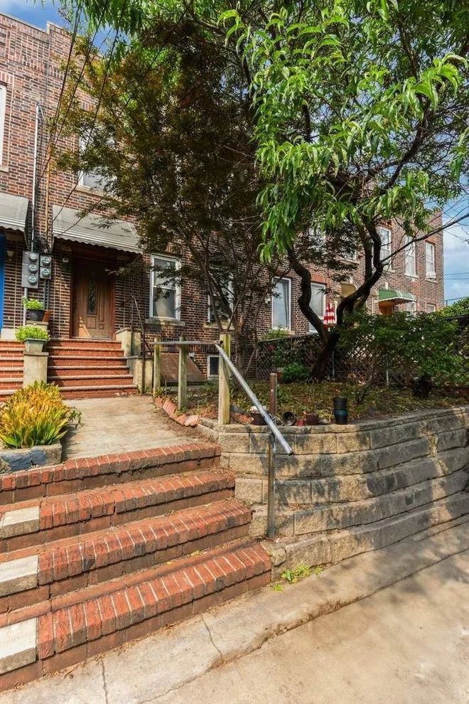 Unit for sale at 27 Vandam Street, Brooklyn, NY 11222