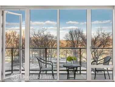 Unit for sale at 210 Central Park S, Manhattan, NY 10019