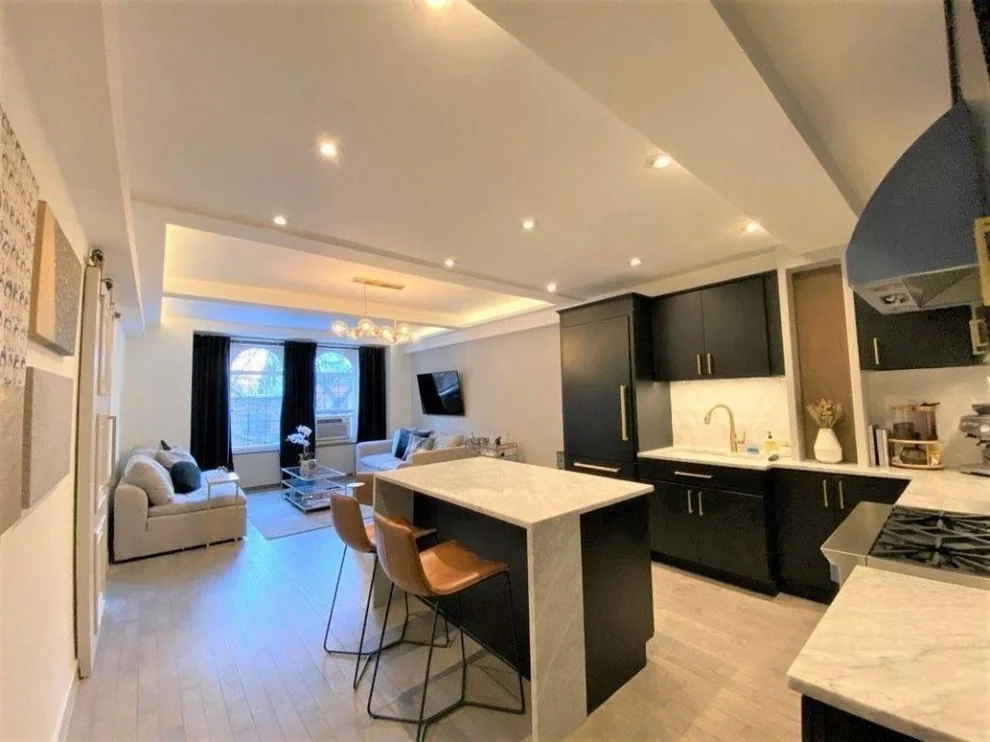 Unit for sale at 470 W 24th Street, Manhattan, NY 10011