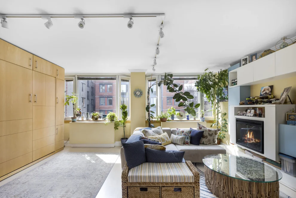 Unit for sale at 404 E 76TH Street, Manhattan, NY 10021