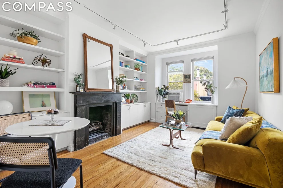 Unit for sale at 72 Perry Street, Manhattan, NY 10014