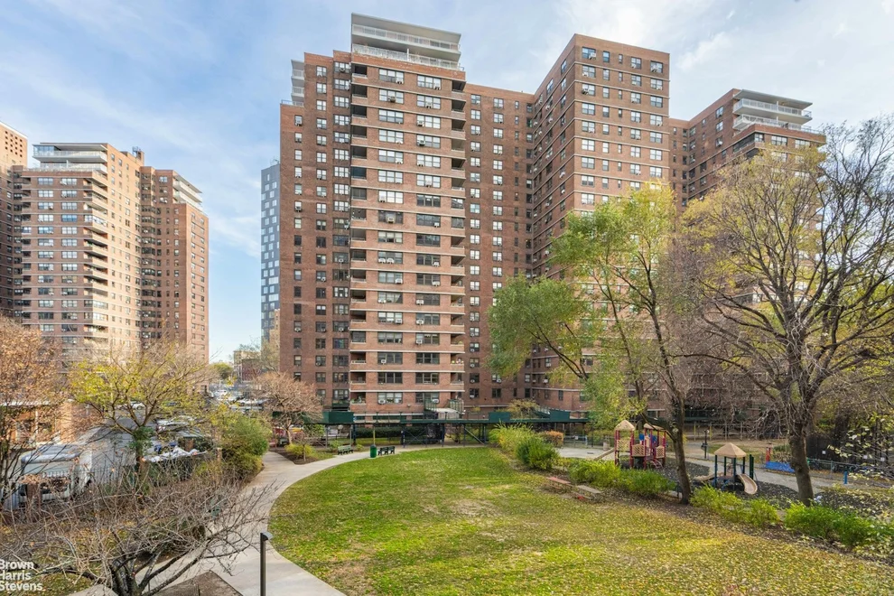 Unit for sale at 383 GRAND Street, Manhattan, NY 10002