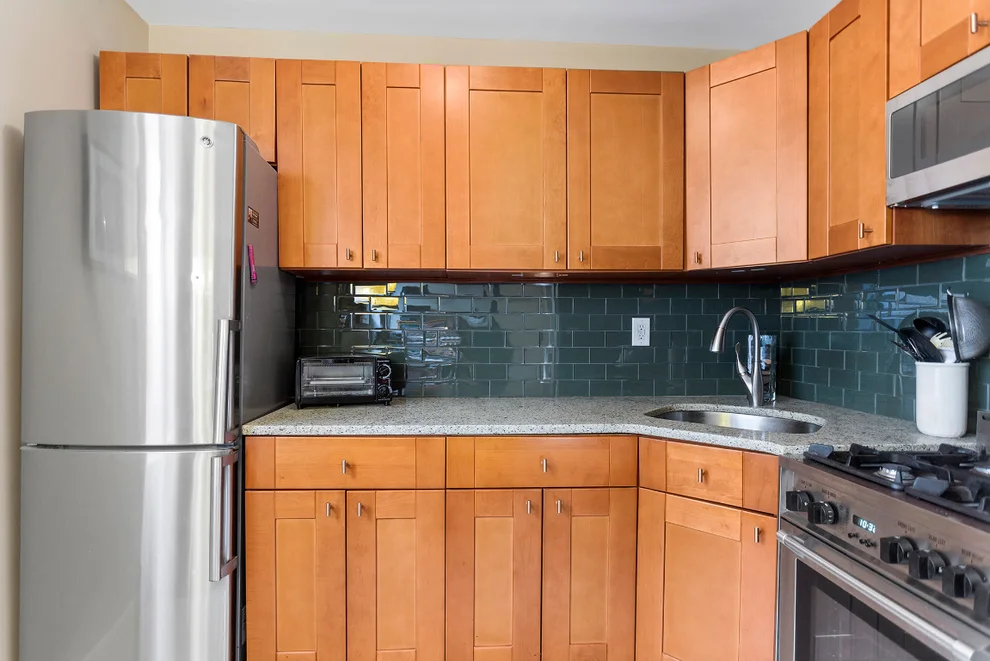 Unit for sale at 320 W 84TH Street, Manhattan, NY 10024