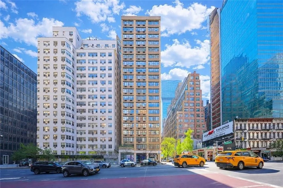 Unit for sale at 301 E 45th Street, Manhattan, NY 10017