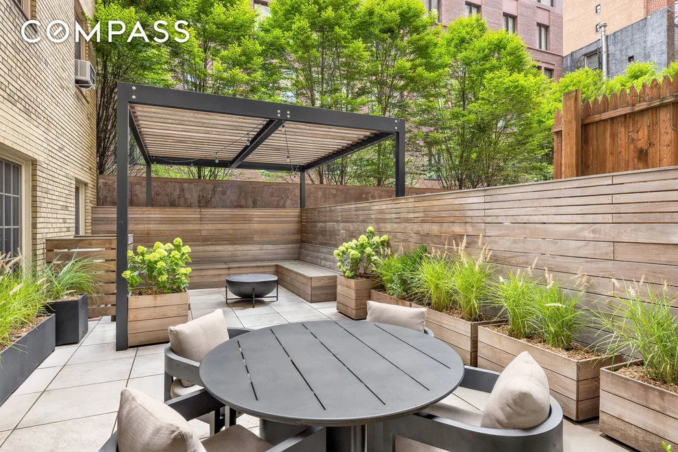 Unit for sale at 2 Horatio Street, Manhattan, NY 10014