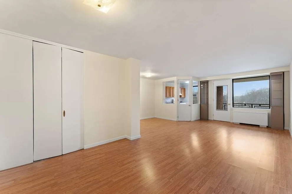 Unit for sale at 4901 Henry Hudson Parkway W, Bronx, NY 10471