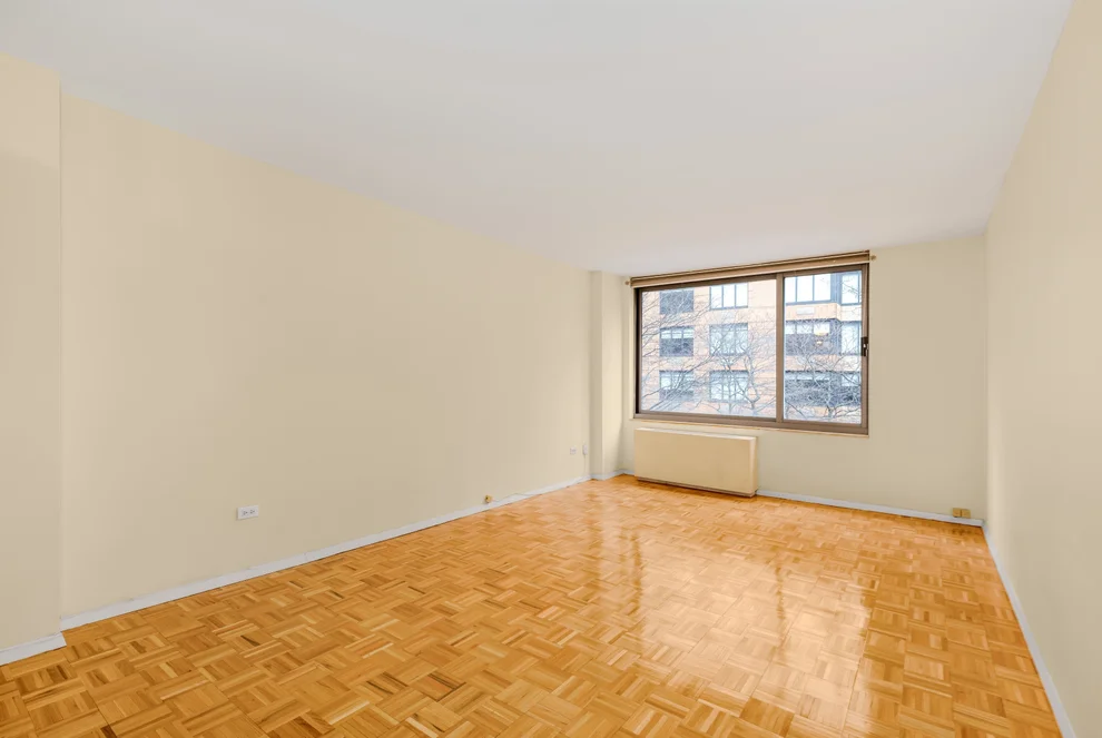 Unit for sale at 2 S END Avenue, Manhattan, NY 10280
