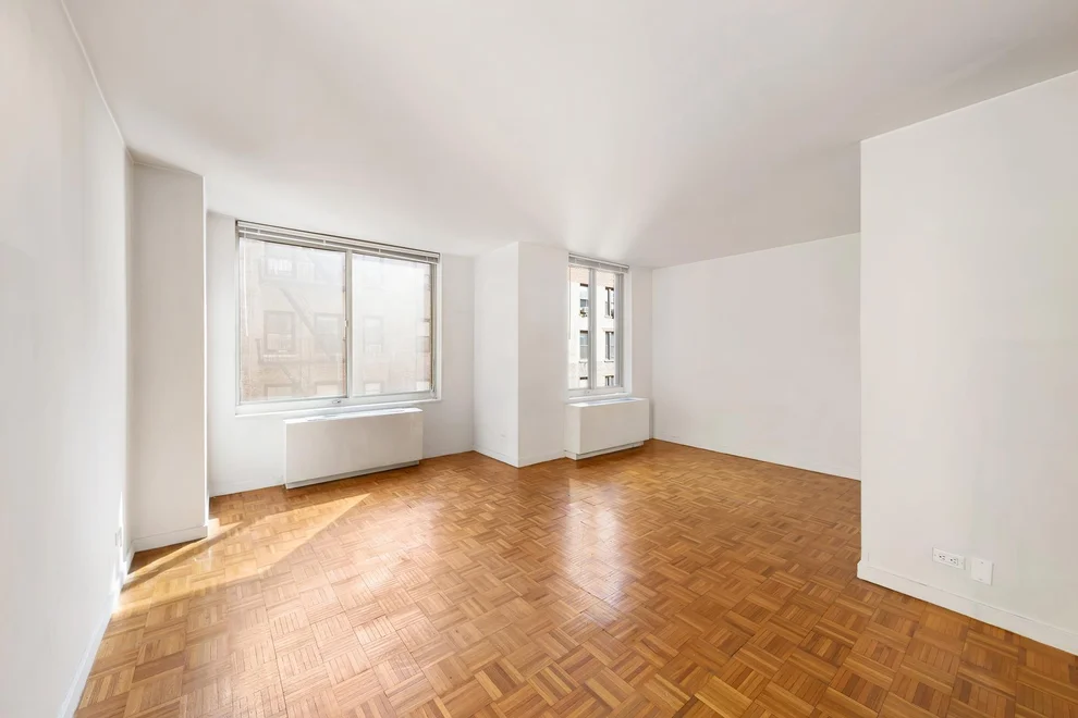 Unit for sale at 145 E 48TH Street, Manhattan, NY 10017