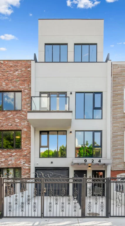 Unit for sale at 924 LAFAYETTE Avenue, Brooklyn, NY 11221