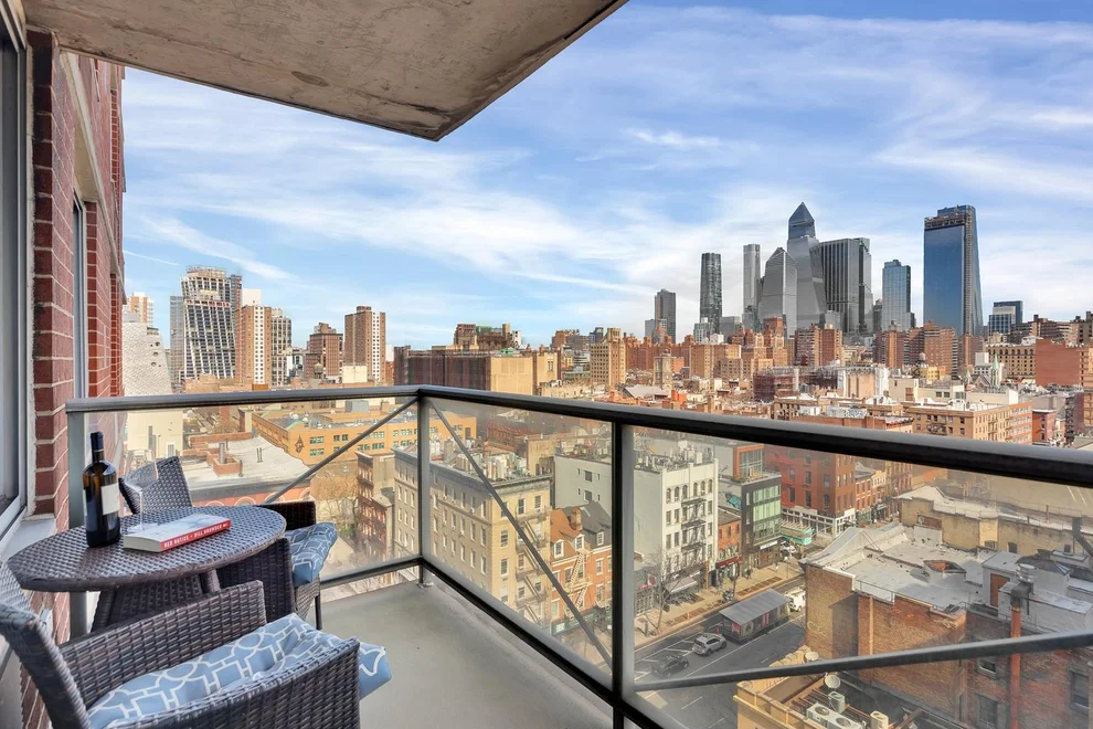 Unit for sale at 270 W 17TH Street, Manhattan, NY 10011