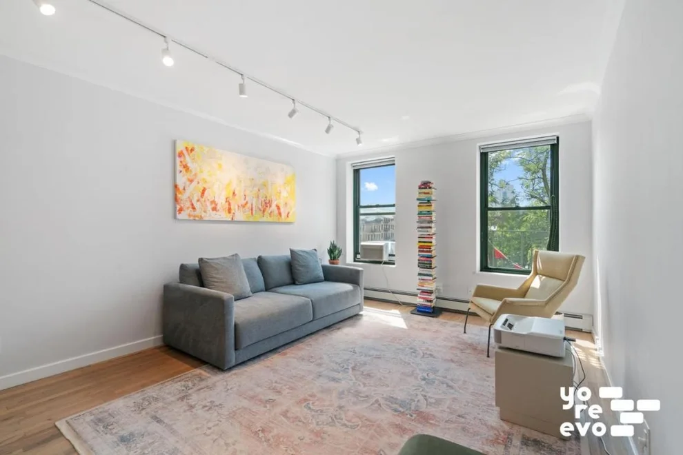 Unit for sale at 352 W 117th Street, Manhattan, NY 10026